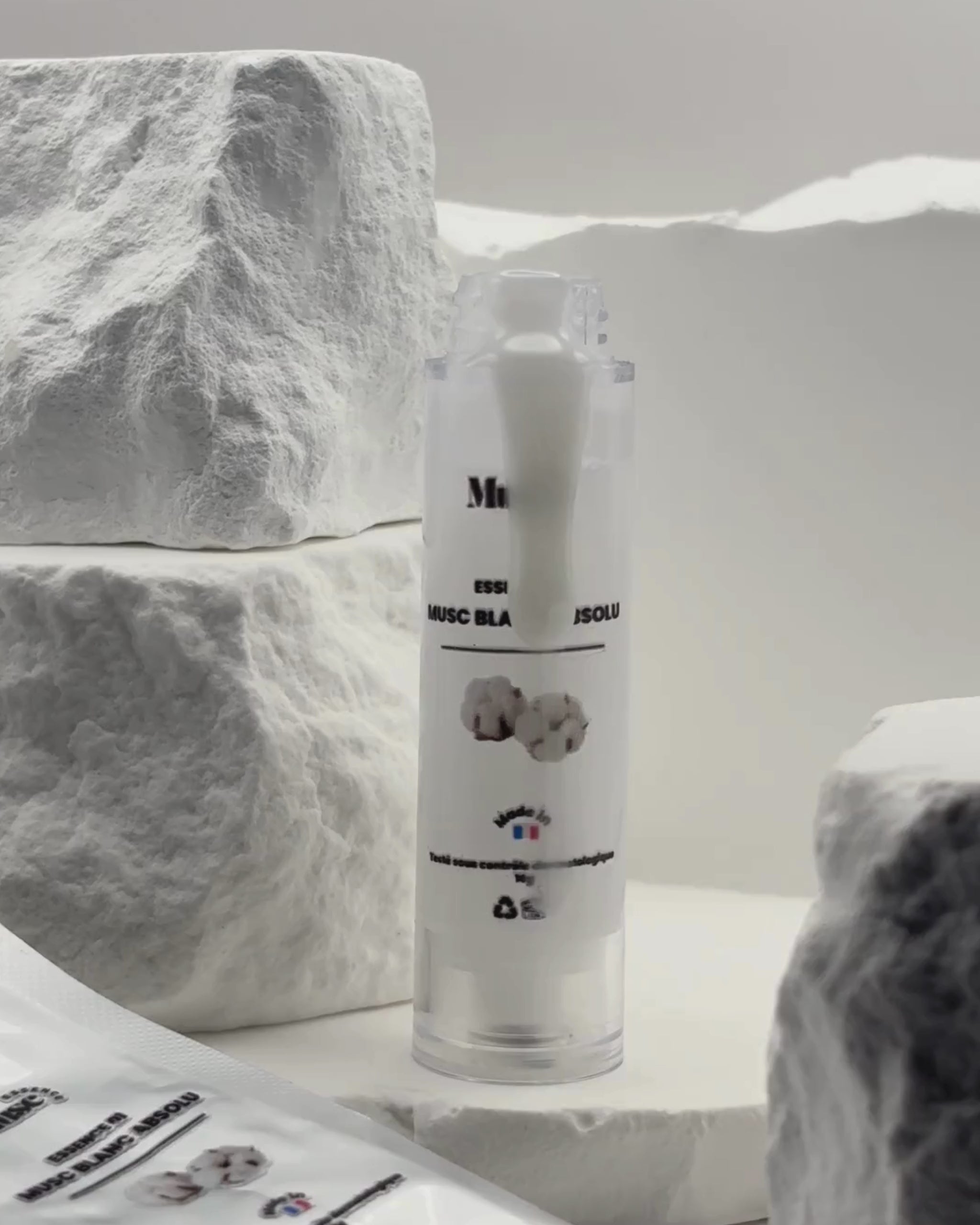 Essence 01 — Musc Blanc Absolu